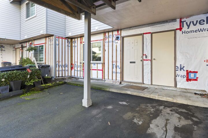 Property Photo: 7261 140 Street 164 BC V3W 5J6