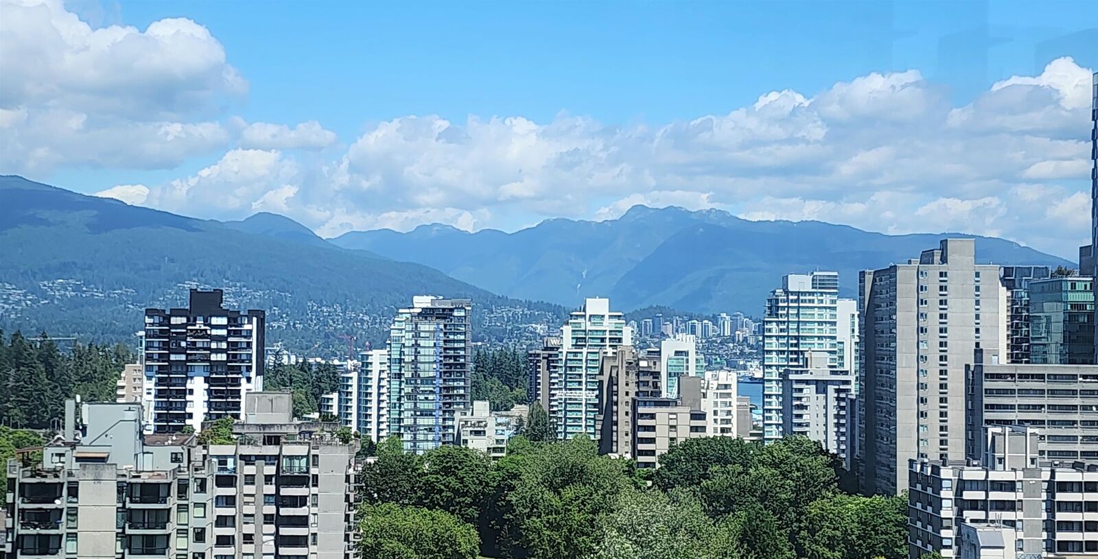 Property Photo: 1725 Pendrell Street Street 1806 BC V6G 2X7