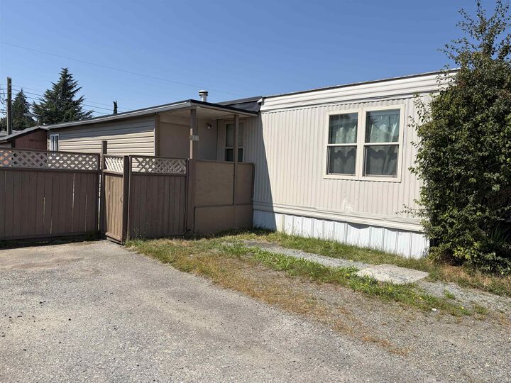 26892 Fraser Highway 20 — photo 1