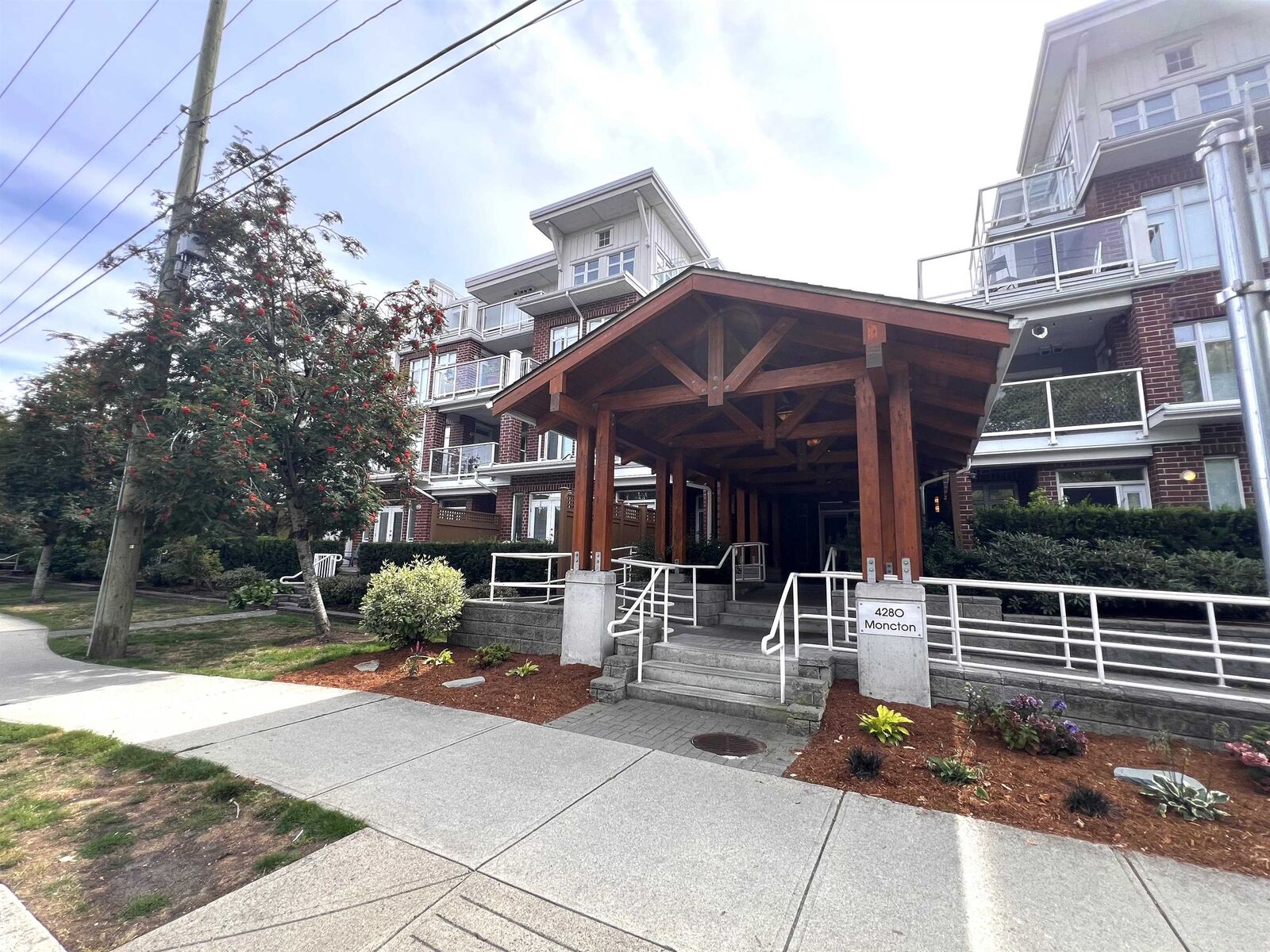 Property Photo: 4280 Moncton Street 122 BC V7E 6T4