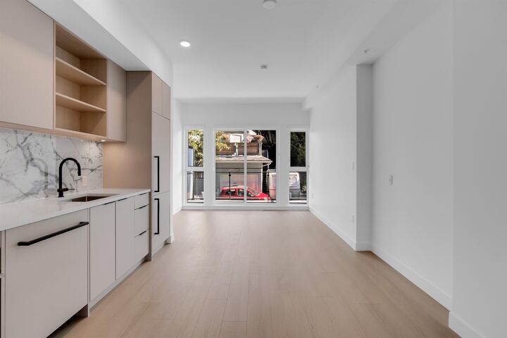 Property Photo: 422 E 3rd Street 2xx BC V7L 0K1