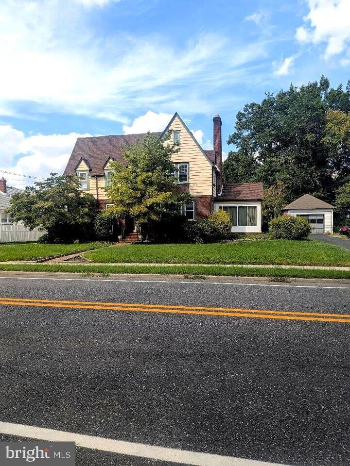 Property Photo:  250 Delaware Street  NJ 08096 