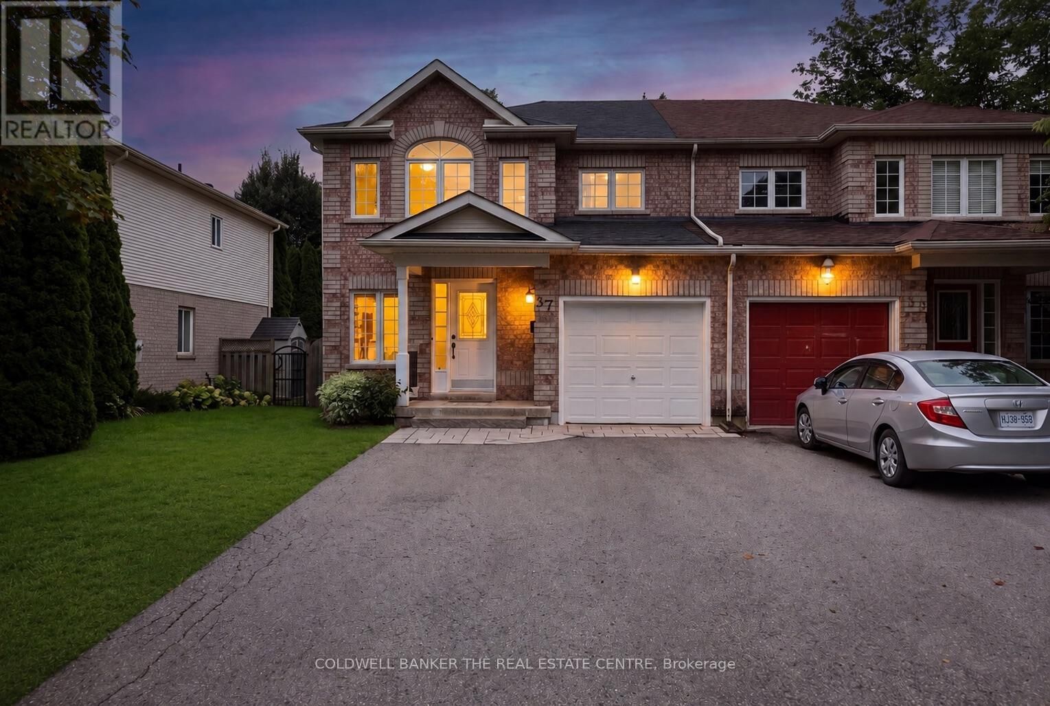 Property Photo: 37 Rainbow Court ON L4P 3Z6