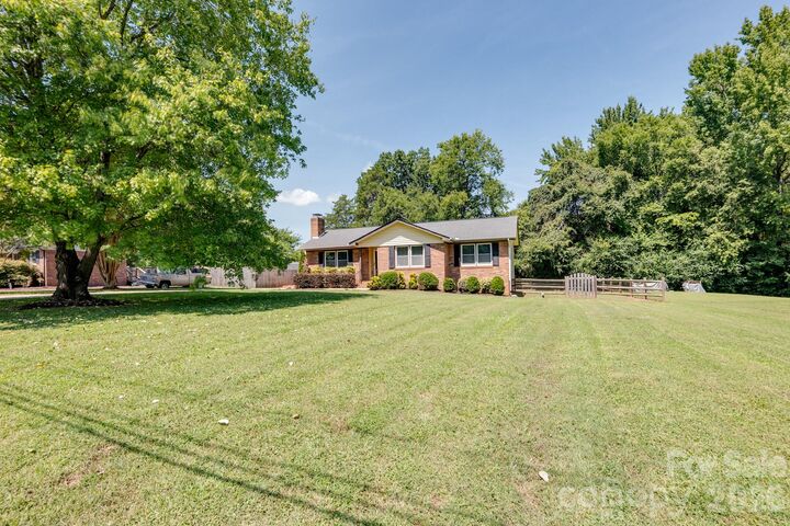 Property Photo:  3028 Dylan Place NW  NC 28027 