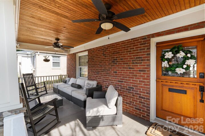 Property Photo:  425 Tremont Avenue E  NC 28203 