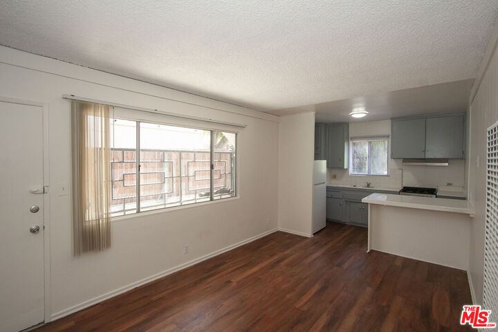 Property Photo:  11521 Rochester Ave, Unit 1  CA 90025 