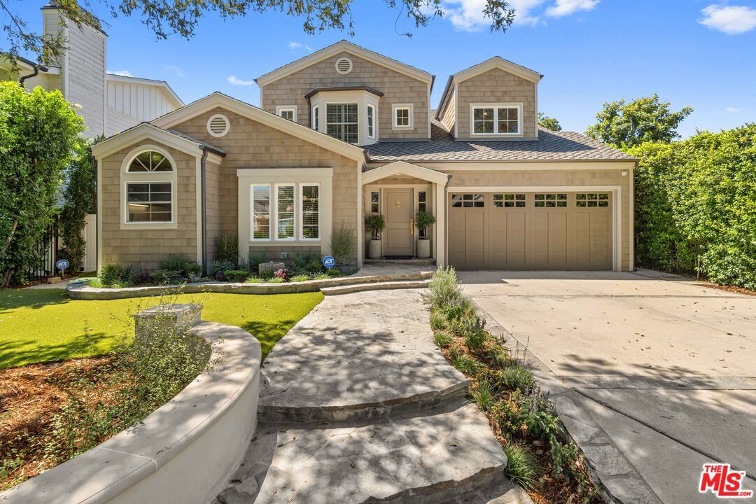Property Photo: 4415 Placidia Ave CA 91602