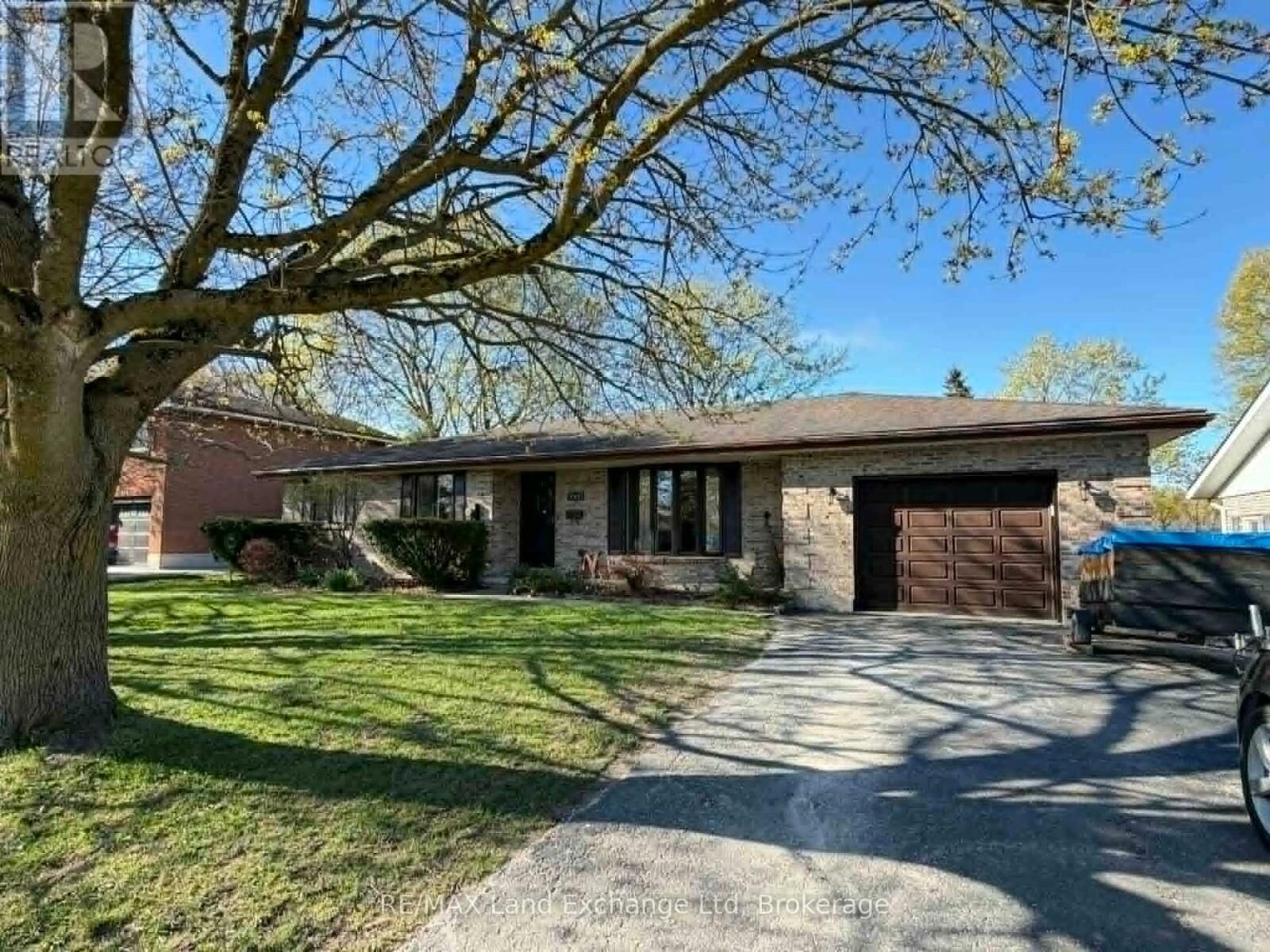 Property Photo:  142 Charles Street  ON N0G 2W0 