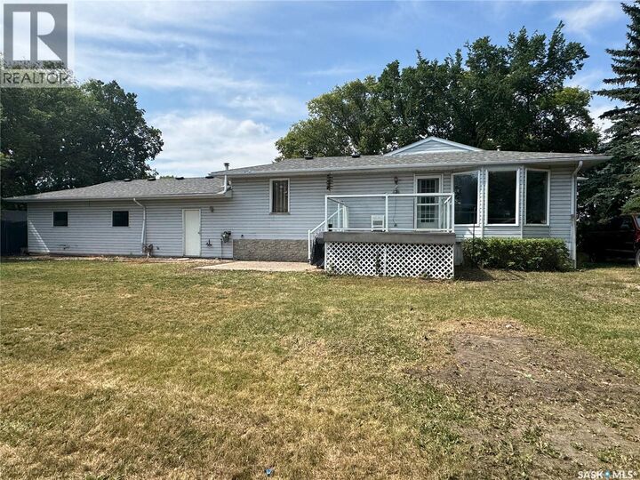 Property Photo:  401 Poplar Street  SK S0G 5H0 