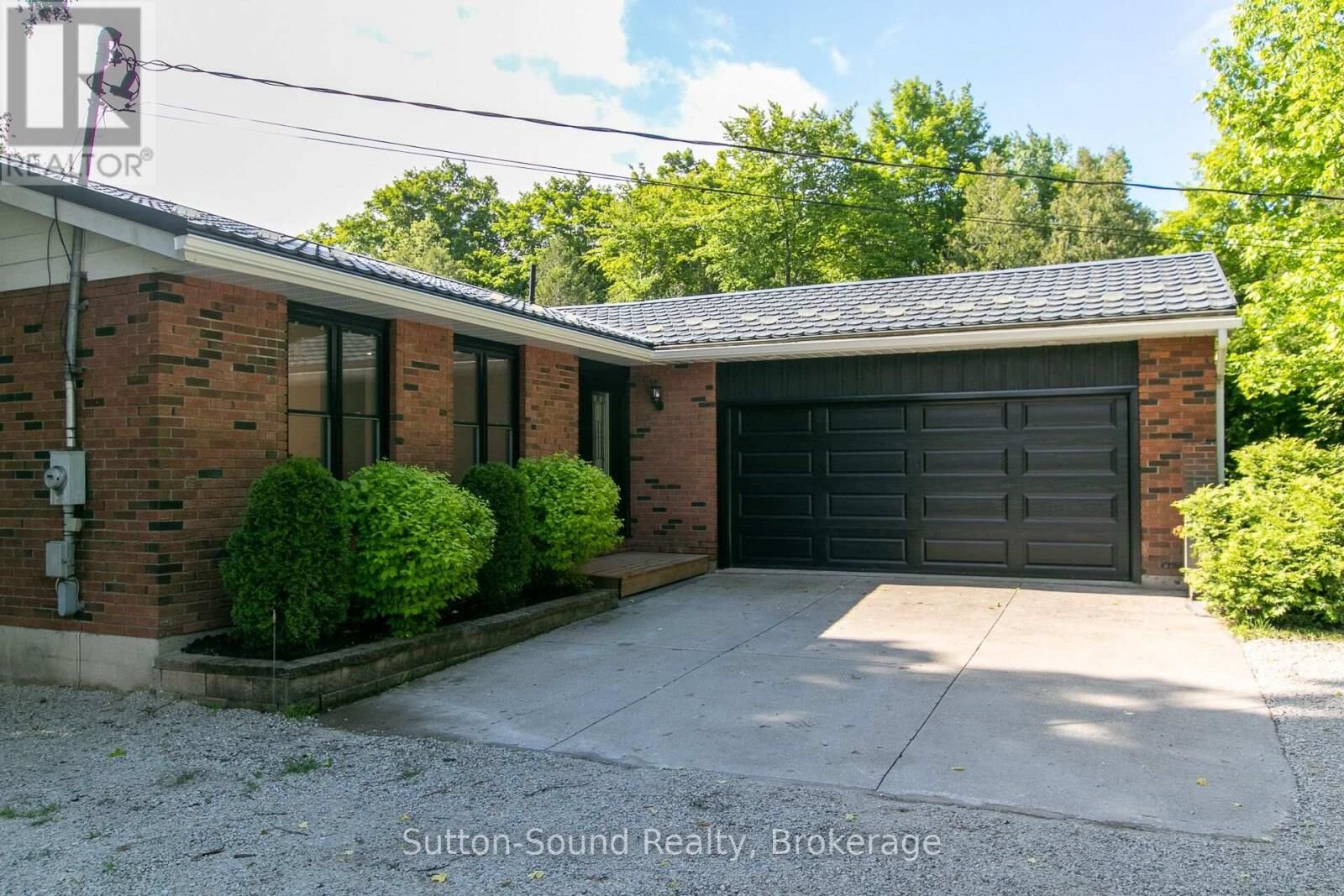 Property Photo:  318743 Grey Road 1 Road  ON N4K 5N4 