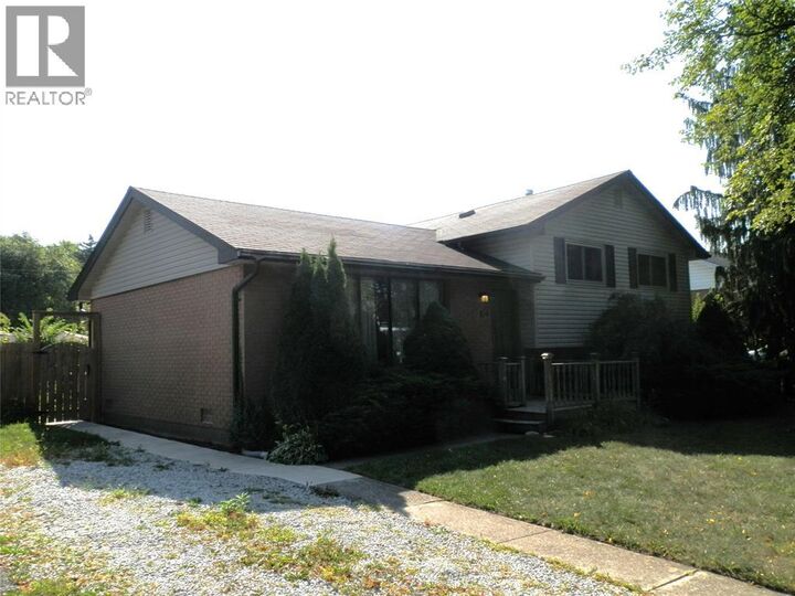 104 Lansdowne Avenue South — photo 1