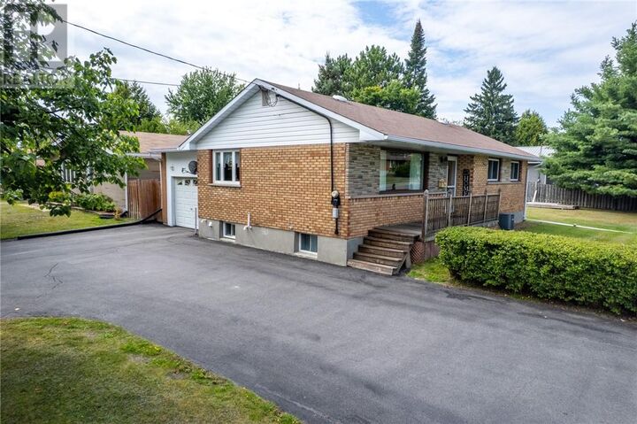 1493 Lansing Avenue — photo 1