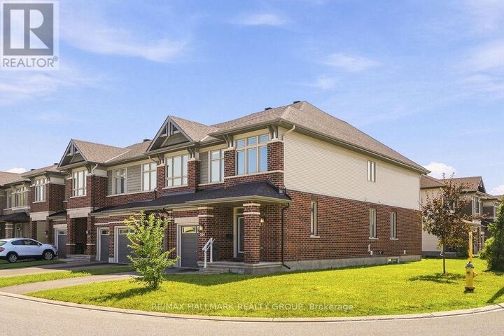 Property Photo:  254 Dolce Crescent  ON K1X 0B3 