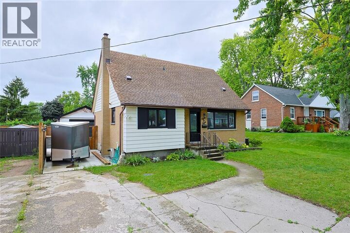 Property Photo:  808 Rosedale Avenue  ON N7V 2A3 