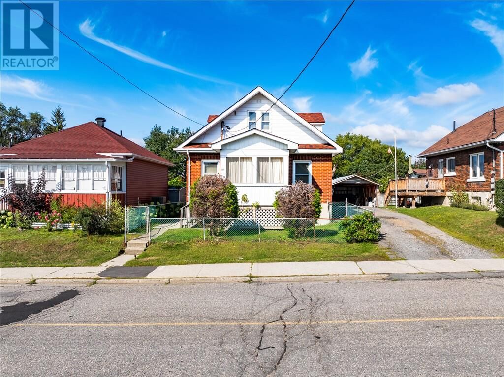 Property Photo:  359 Burton Street  ON P3C 4K4 