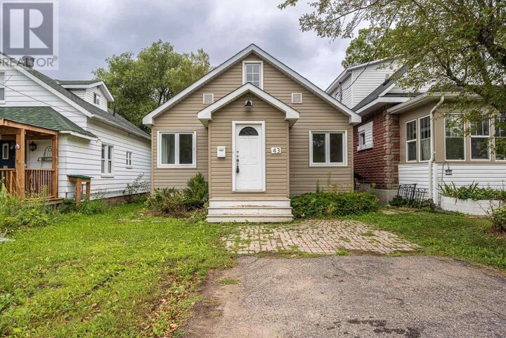 43 Salisbury Ave — photo 1
