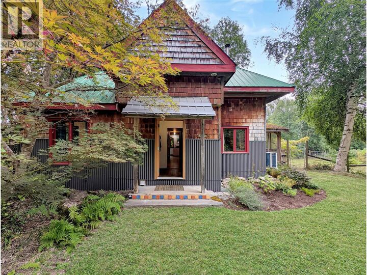 6518 Slocan River Road — photo 1
