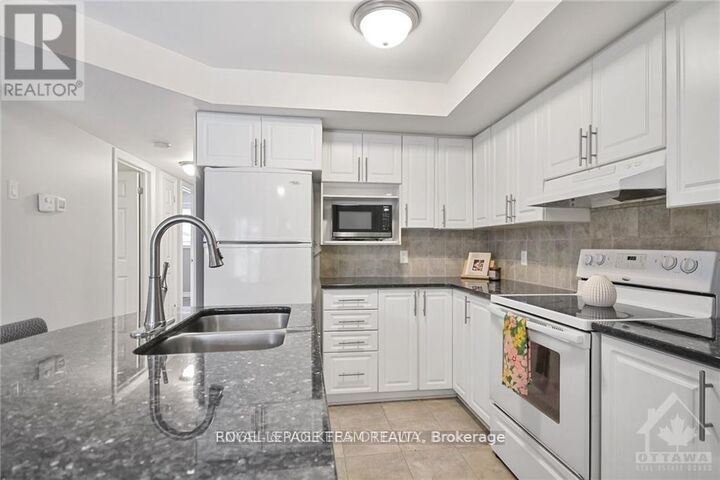 Property Photo:  46 Barnstone Drive #2  ON K2G 4R6 