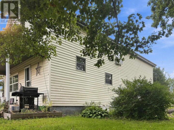 Property Photo: 61 Jenks Avenue NS B0M 1S0