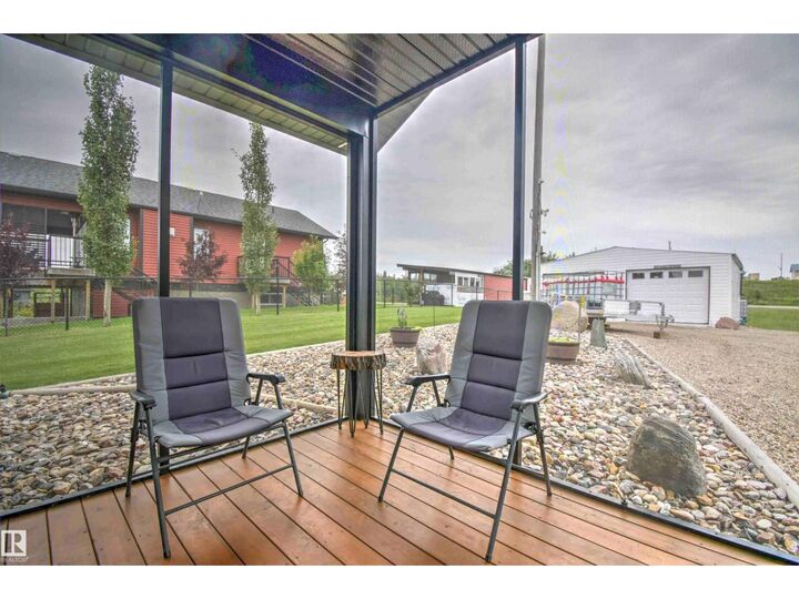 Property Photo:  735 56512 RR 111  AB T0A 2G0 