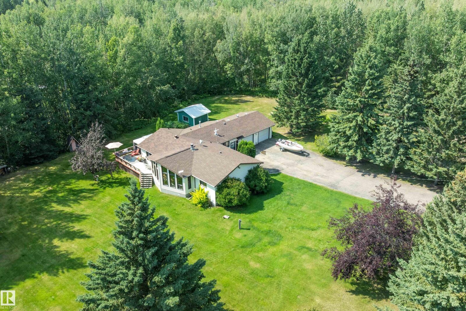 Property Photo: 801 Highland Road AB T0C 2C0