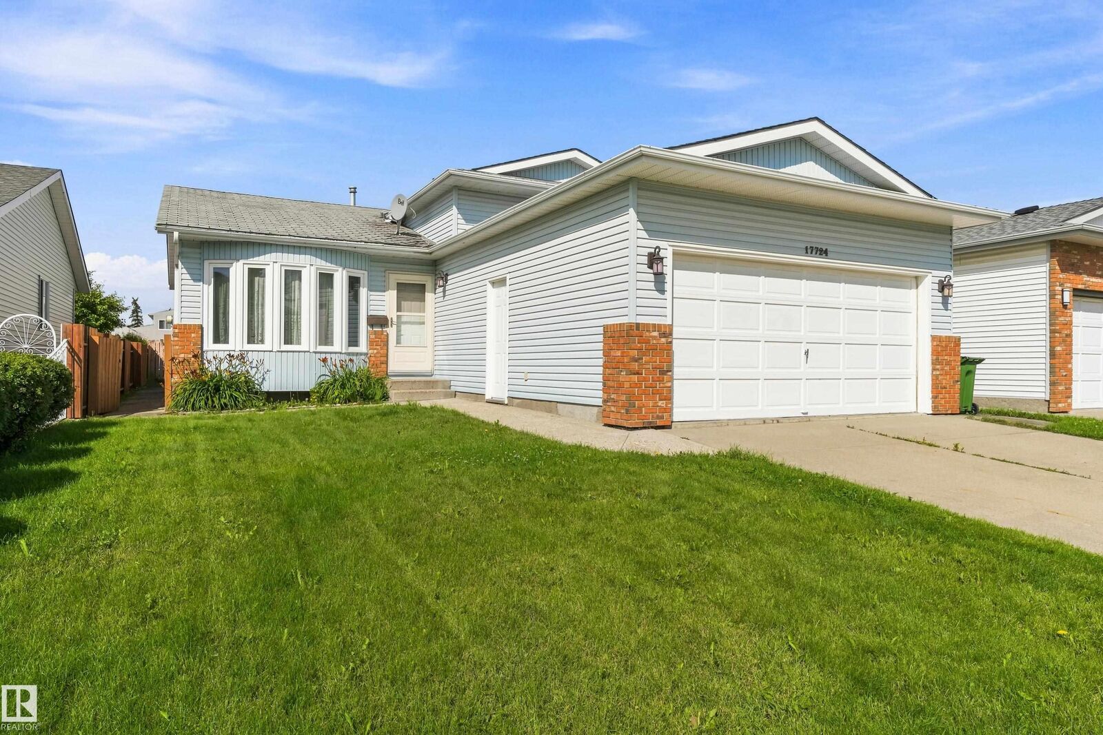 Property Photo:  17724 94 Street NW  AB T5Z 2H4 