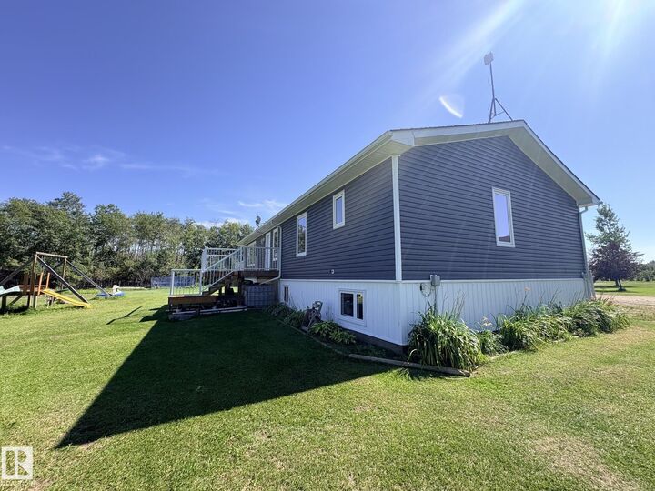 Property Photo:  45512 Township Road 604  AB T9N 2G6 