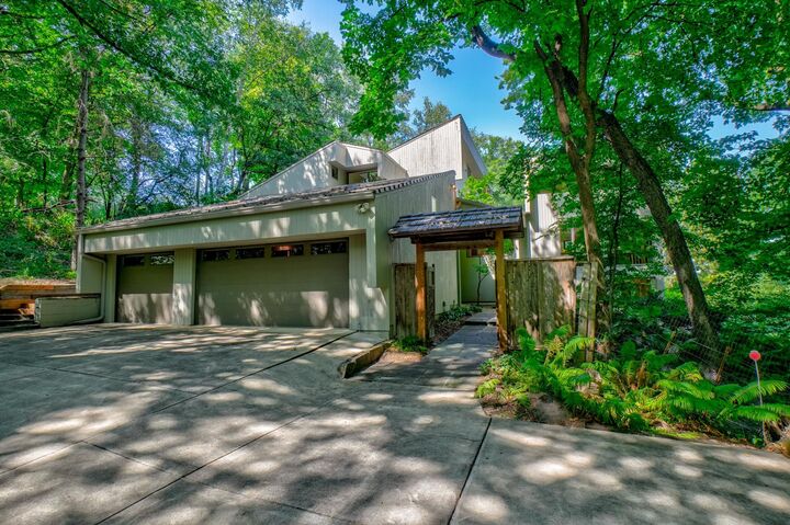 Property Photo:  5 Crocus Lane  MN 55127 