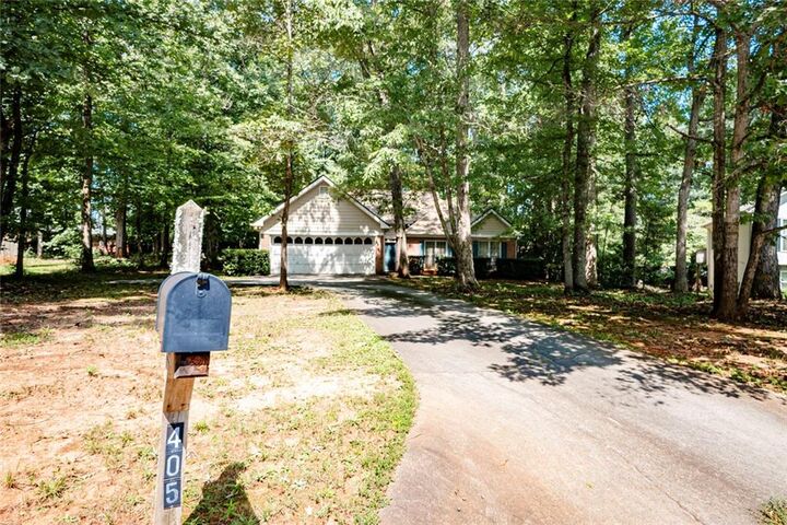 Property Photo:  405 Radcliffe Trace  GA 30016 