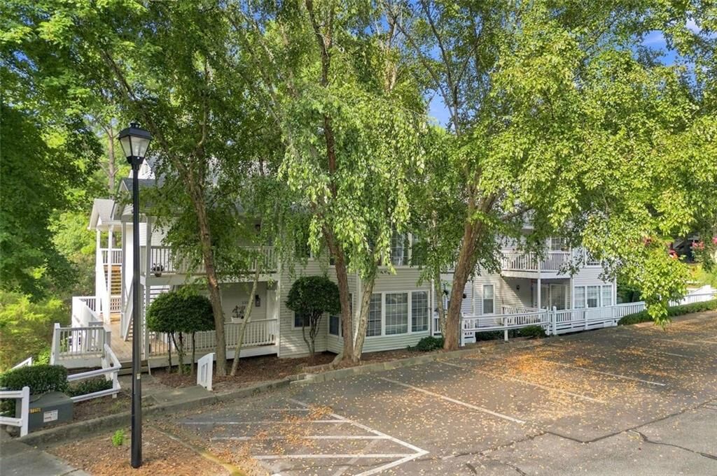 Property Photo:  1301 Gettysburg Place  GA 30350 
