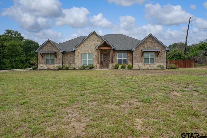 Property Photo:  4999 Lago Vista Drive  TX 75752 