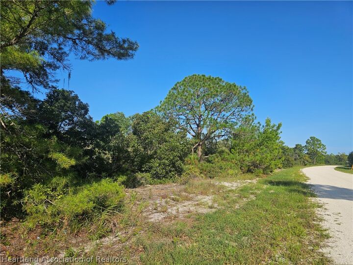 Property Photo: 476 Lake Helen Drive FL 33852