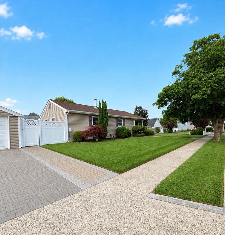 Property Photo:  2426 Freeport Street  NY 11793 
