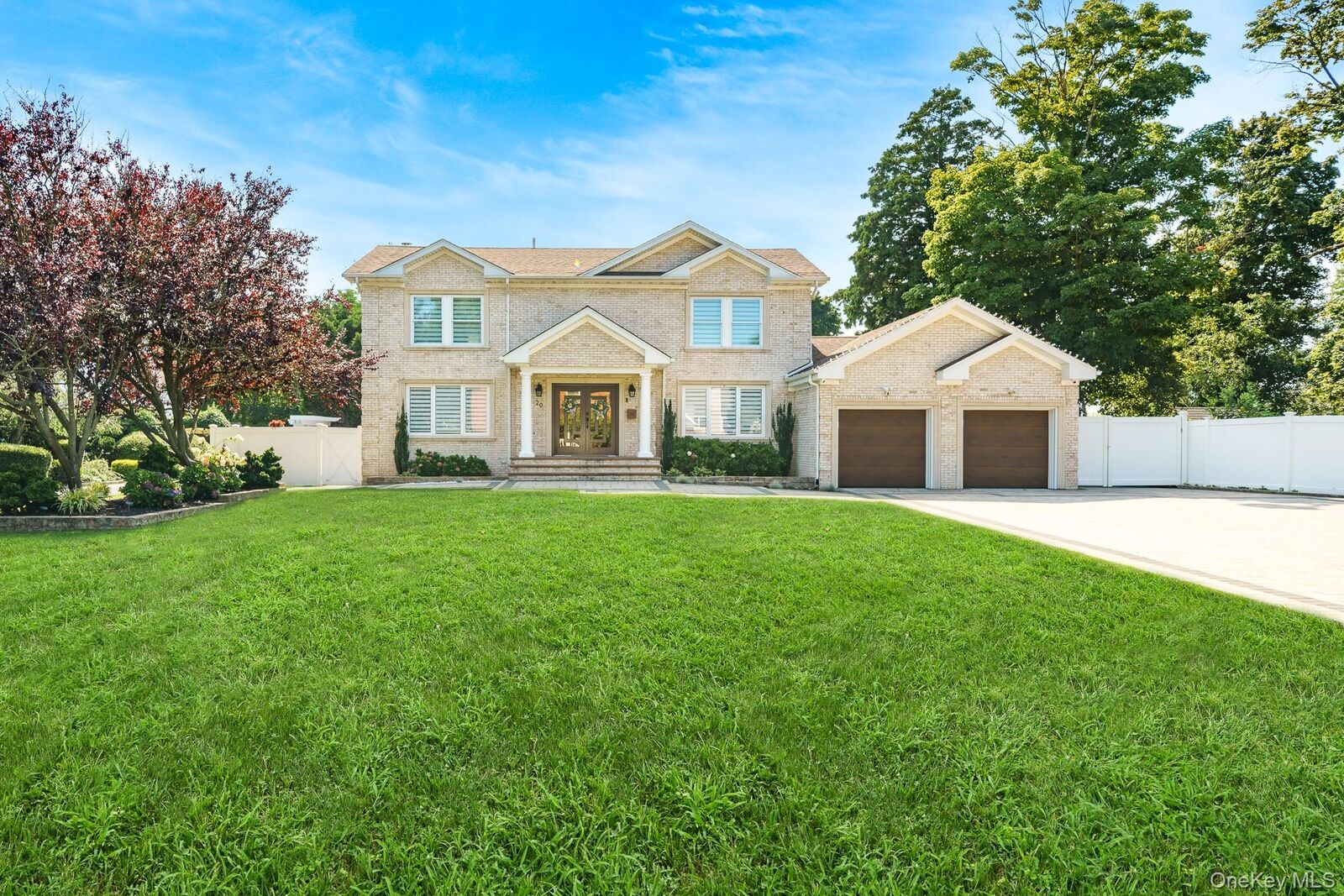 Property Photo:  20 Mc Cue Lane  NY 11702 