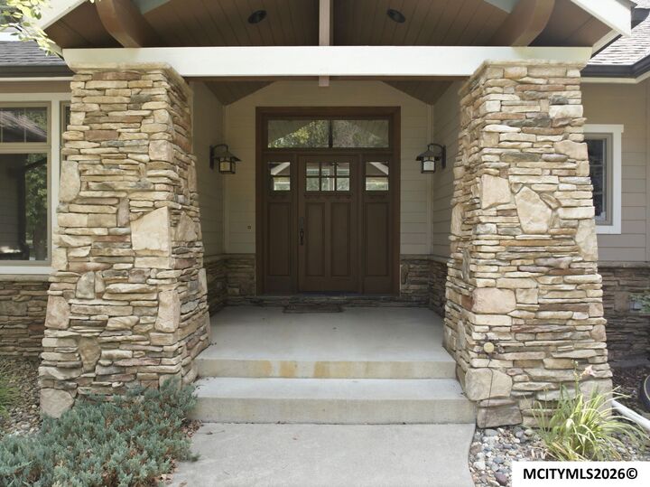 Property Photo: 95 Oak Run Dr IA 50401