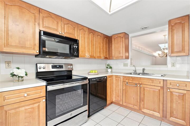 Property Photo: 3370 Stonehaven Court W B FL 34684