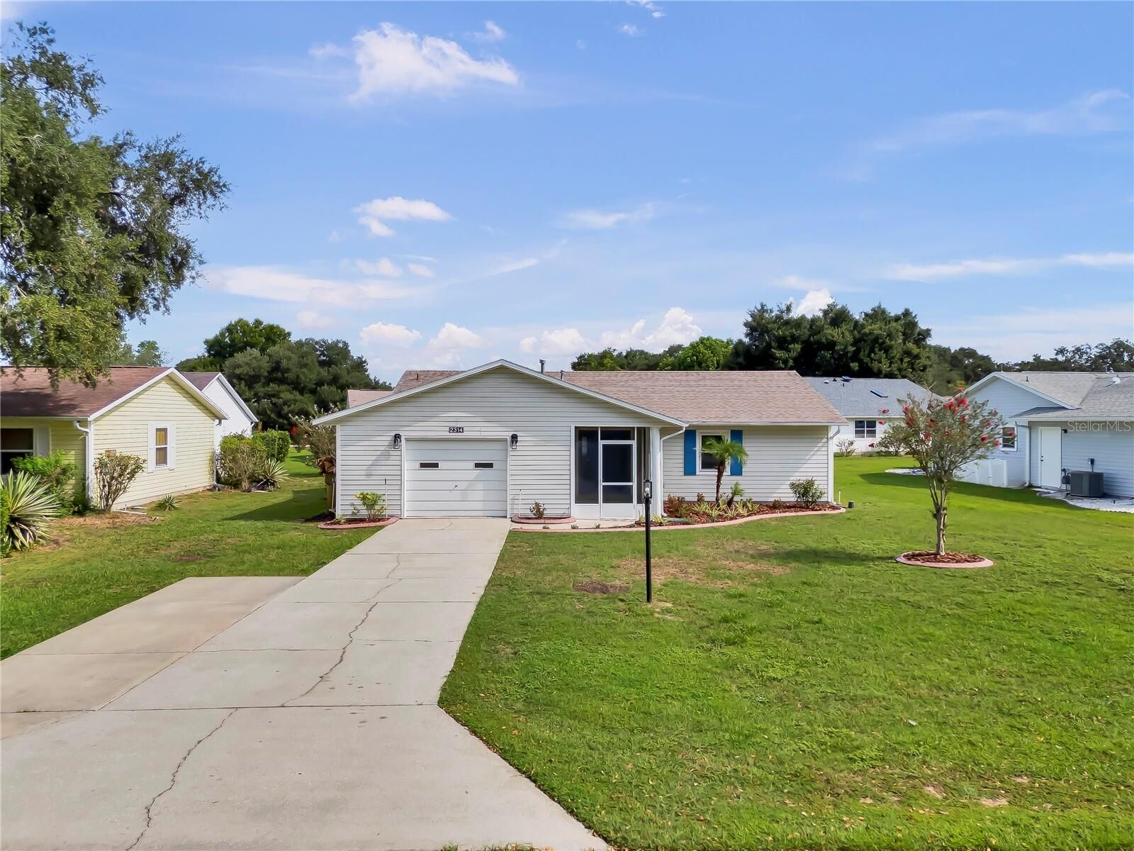 Property Photo: 2314 Bonnie View Court FL 34788