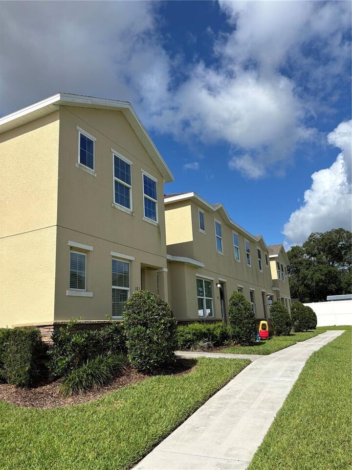 Property Photo:  181 Holly Village Drive  FL 33837 