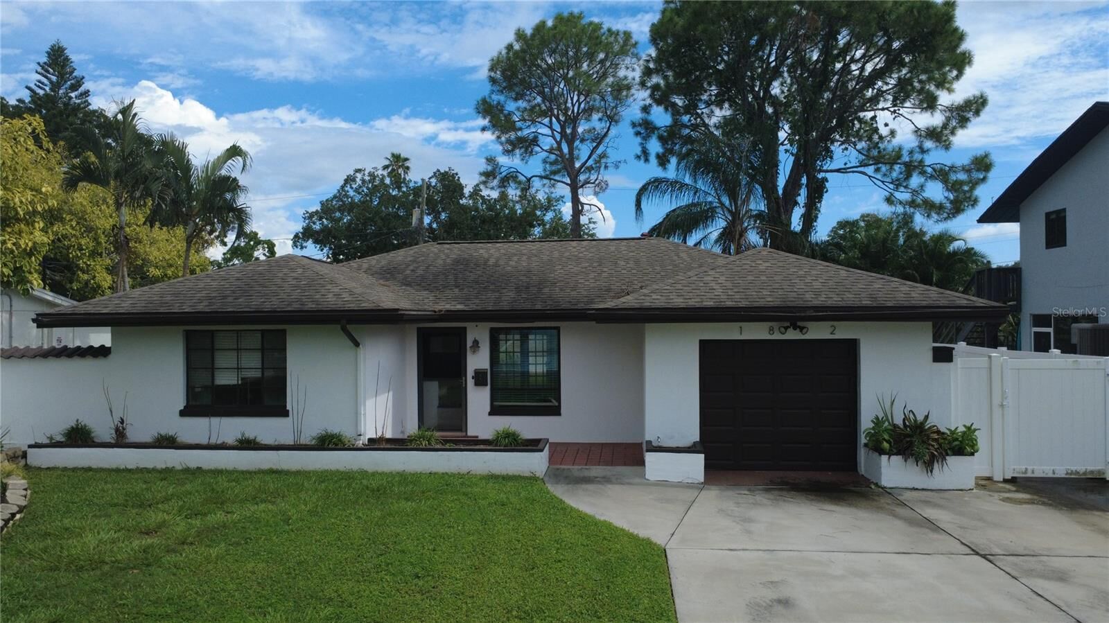 Property Photo:  1842 Oregon Avenue NE  FL 33703 