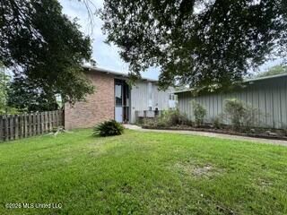 Property Photo:  2416 Rolling Meadows Road  MS 39553 