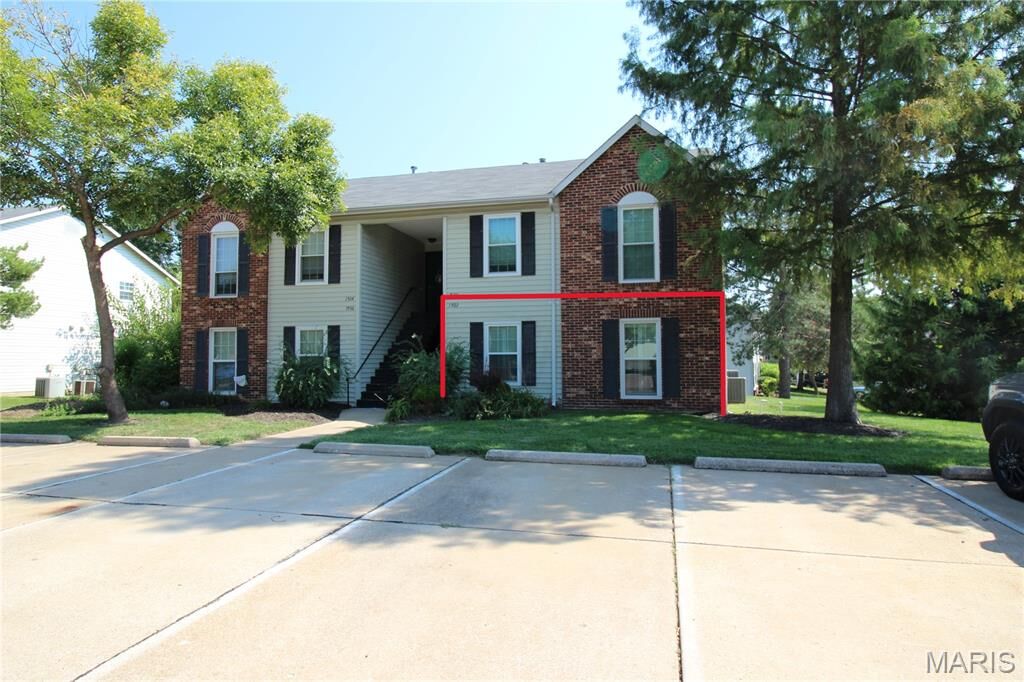 Property Photo:  1502 Surrey Lane  MO 63304 