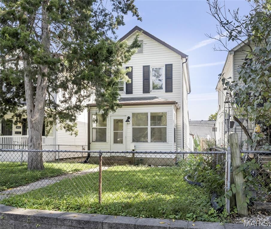 Property Photo: 619 Benton Street MO 63088