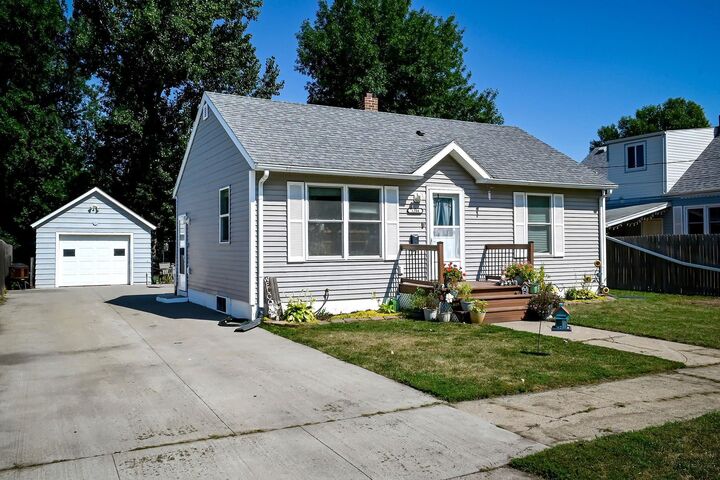 Property Photo: 1204 5th Ave NW ND 58703