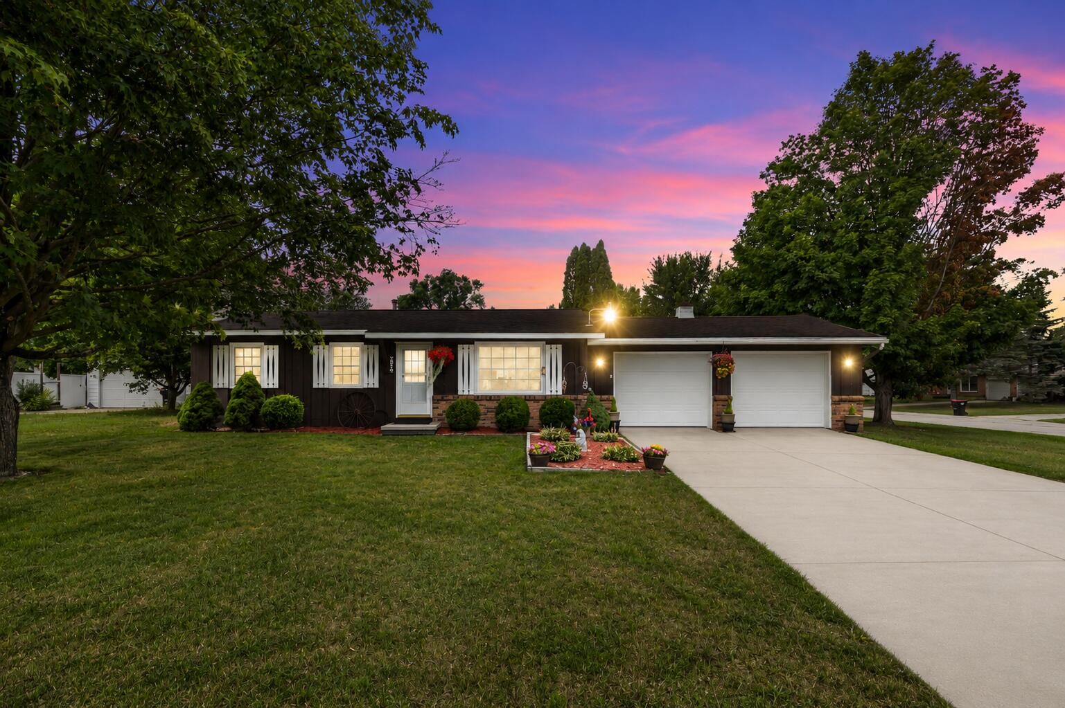Property Photo: 20600 Ross Parkway MI 49307