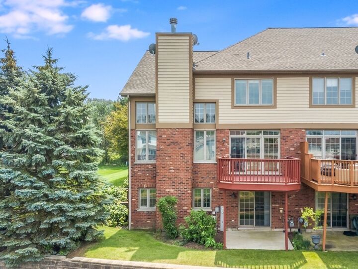 Property Photo:  3241 Lightning Court  IL 60451 