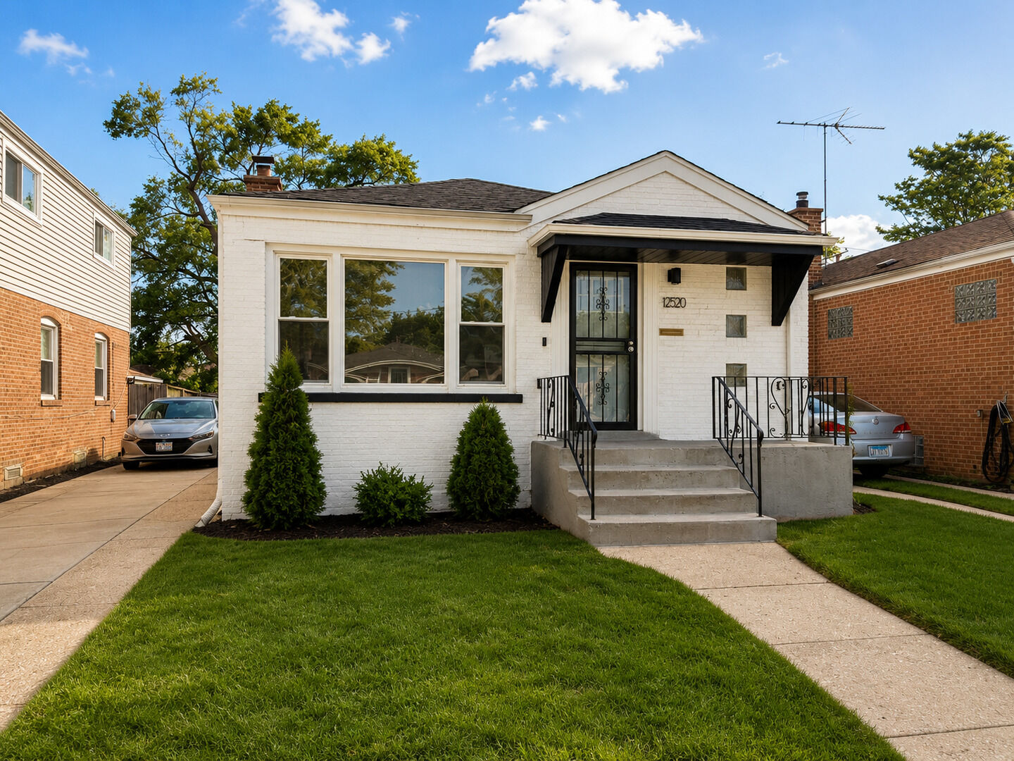 Property Photo: 12520 S Yale Avenue IL 60628