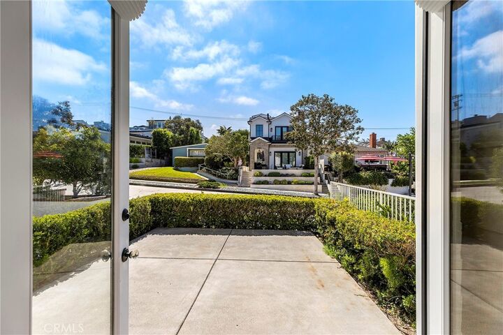 Property Photo: 703 Poinsettia Avenue CA 92625