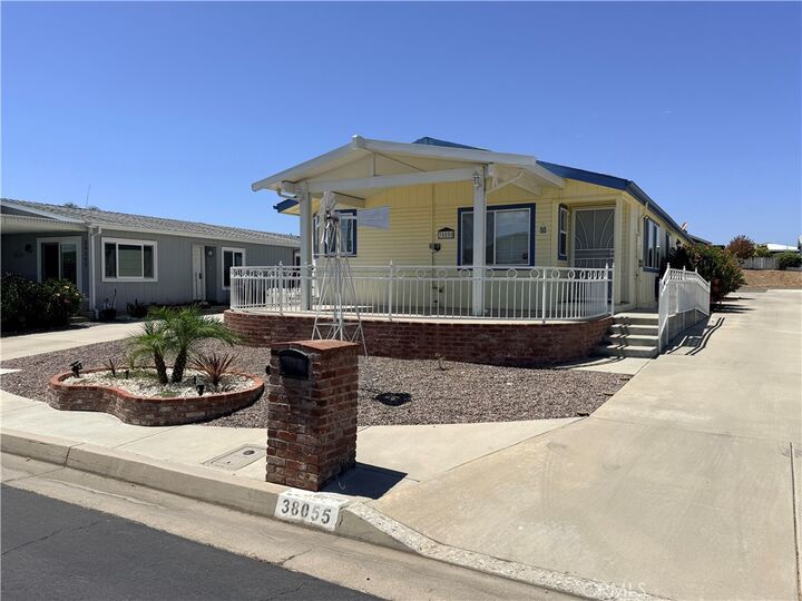 Property Photo: 38055 Calle Amigable CA 92563