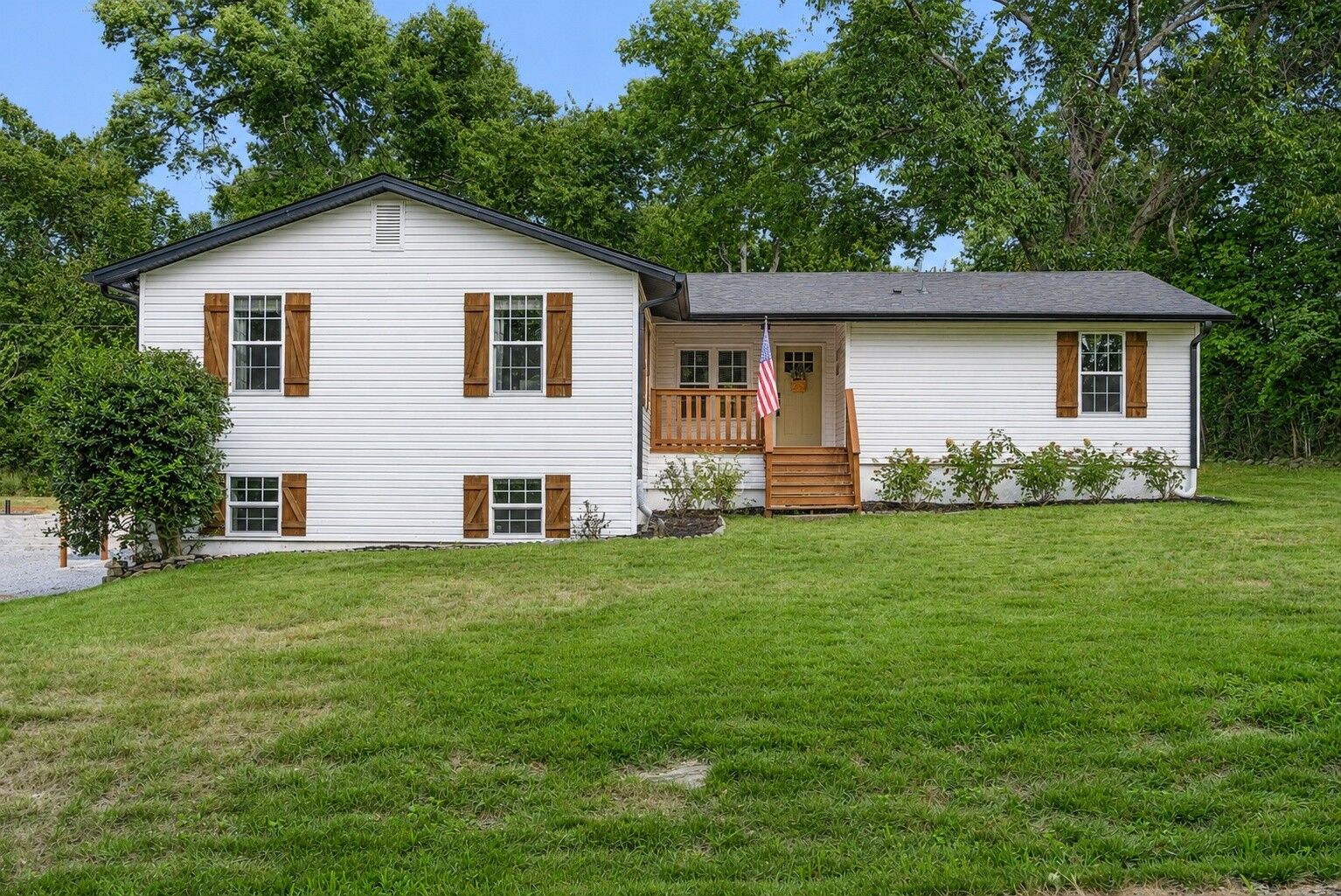 Property Photo: 2707 Jones Ave TN 37207