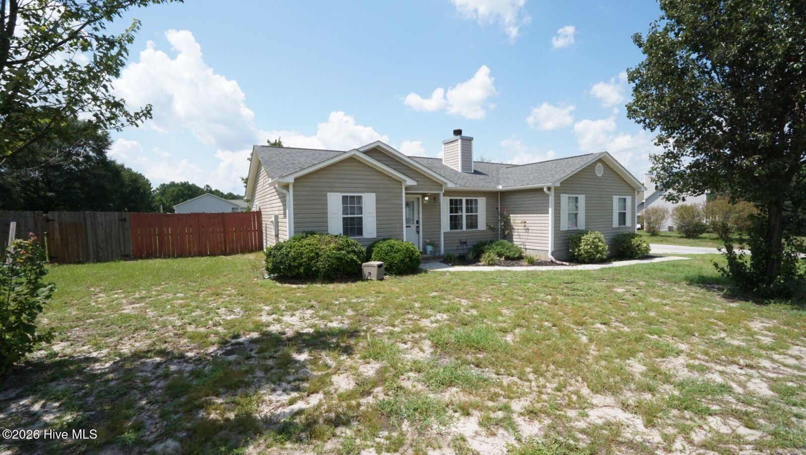 Property Photo:  301 Scranton Court  NC 28574 